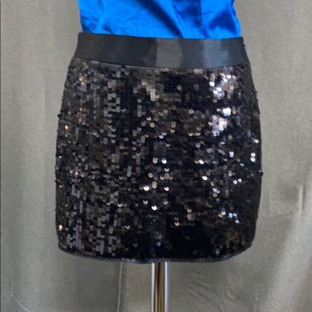 Express - black sequin mini